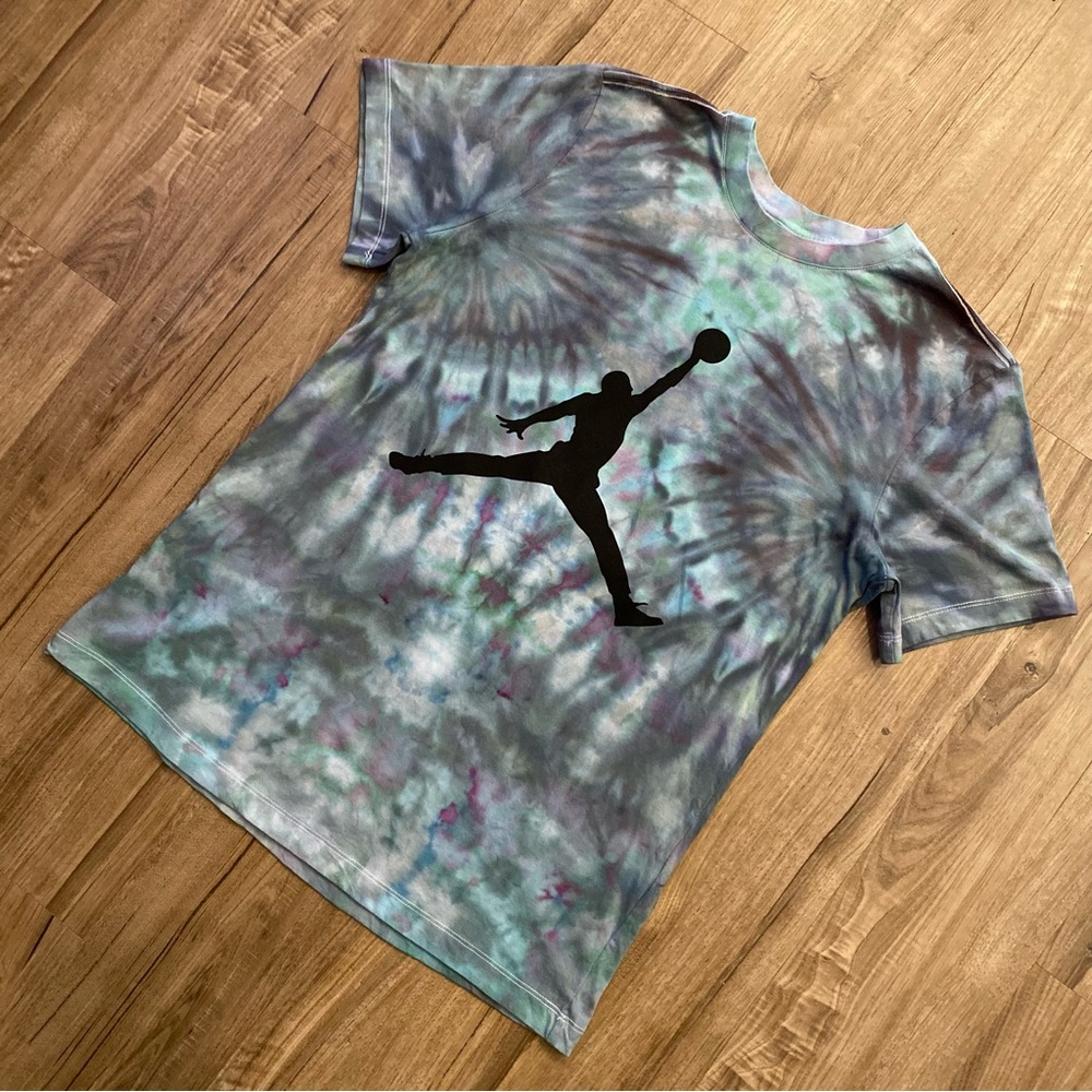 🔮NEW🔮 CUSTOM AIR JORDAN TIE DYE MEN’S TEE